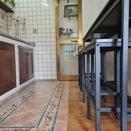 בית הארחה Leale